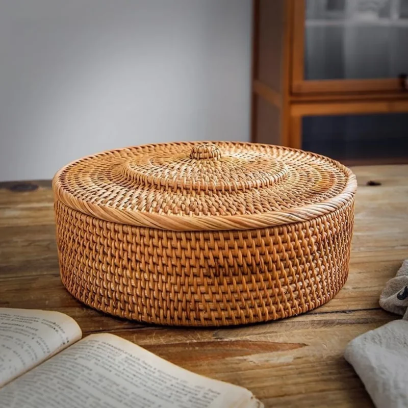 Natural Handcrafted Wicker Storage Basket with Lid for Home Organization and Shelf Display - Image 3