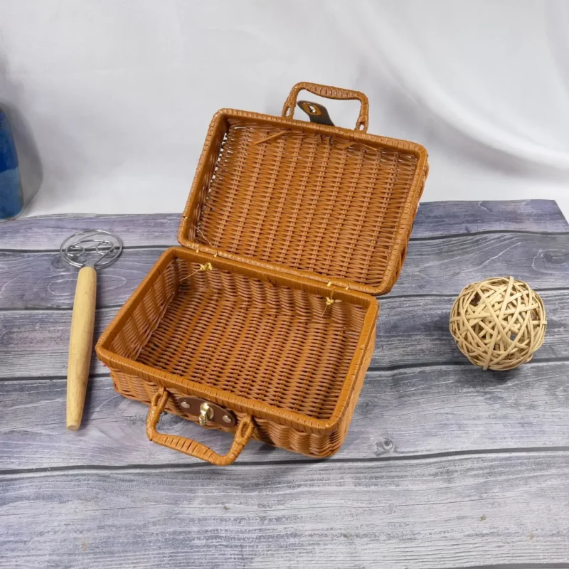 Vintage Wicker Picnic Basket with Secure Latch for Outdoor Dining and Storage - Image 7