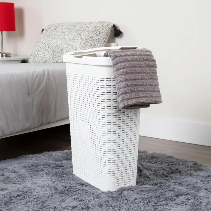 Slim White Plastic Wicker-Design Laundry Hamper with Lid for Bathroom Organization (40L)
